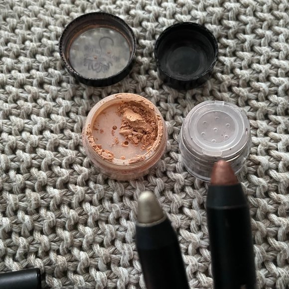 4 eye shades - Magnetic eyeshadow pencil Nudestix, powders Alima & Gia Minerals - Picture 2 of 15